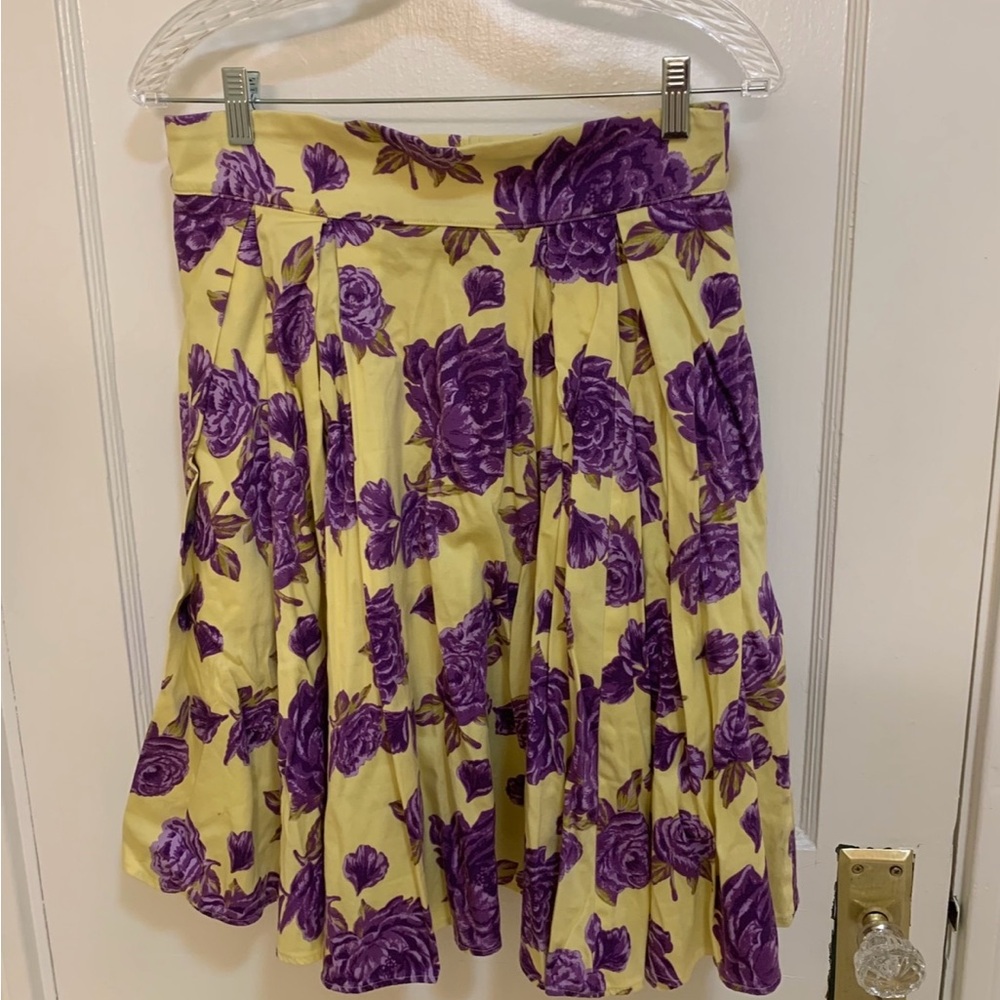 EUC Pinup Girl Couture Purple Roses (W/ Yellow) Little Jun Skirt - Size Large